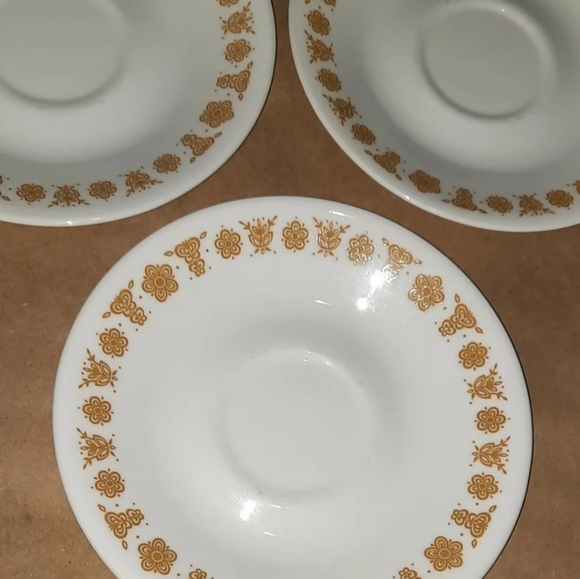 Corelle Plates Butterfly Gold - Picture 3 of 7